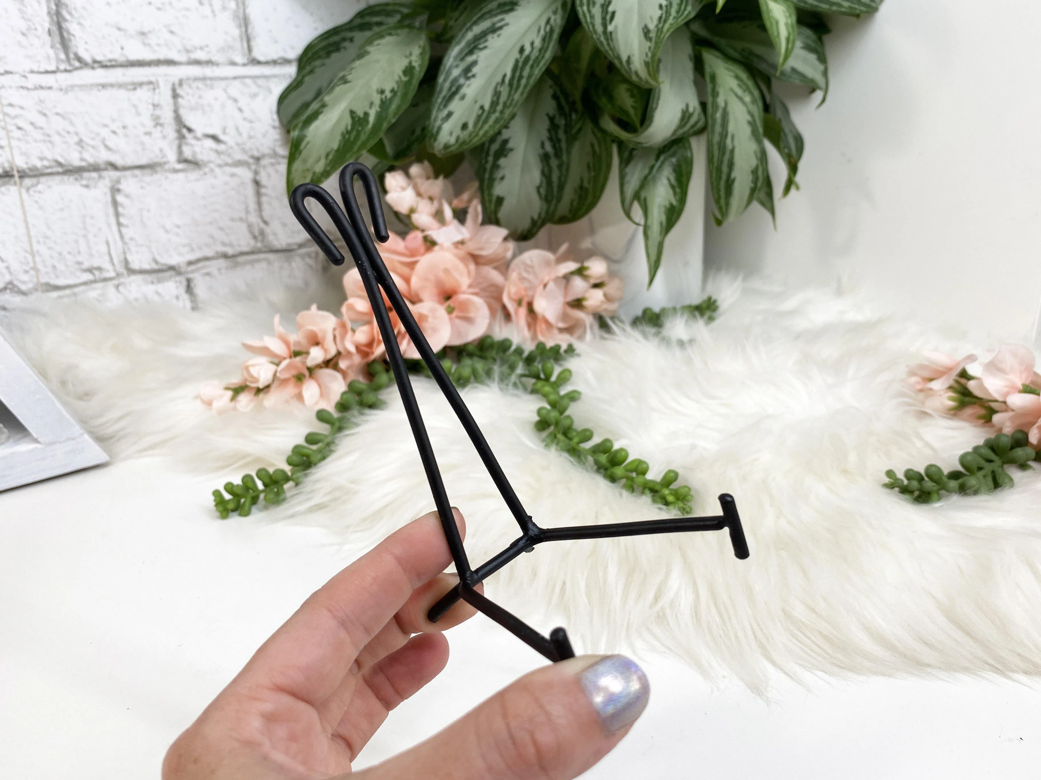 Easel Metal Crystal Display Stands