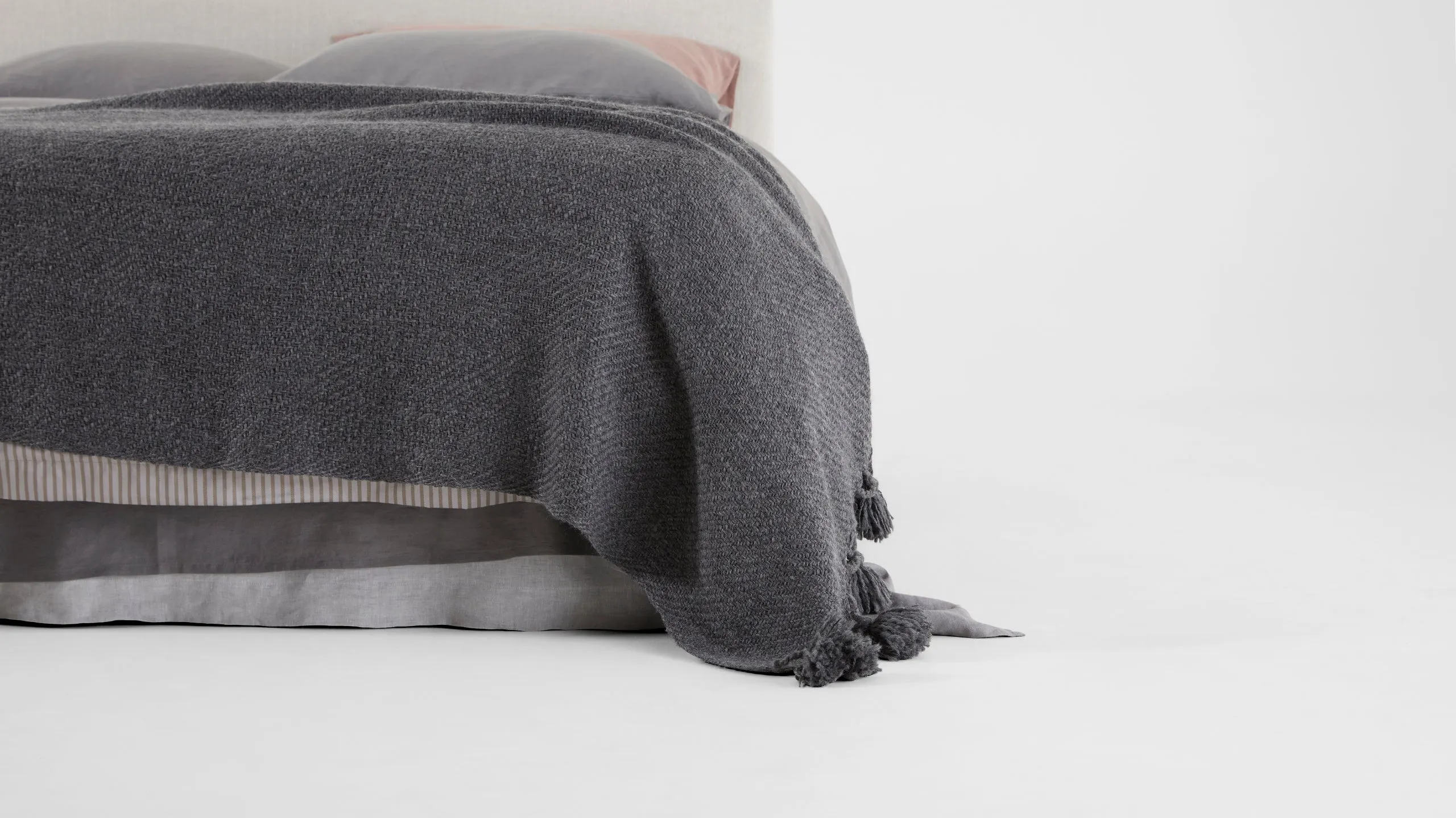 Luna Throw